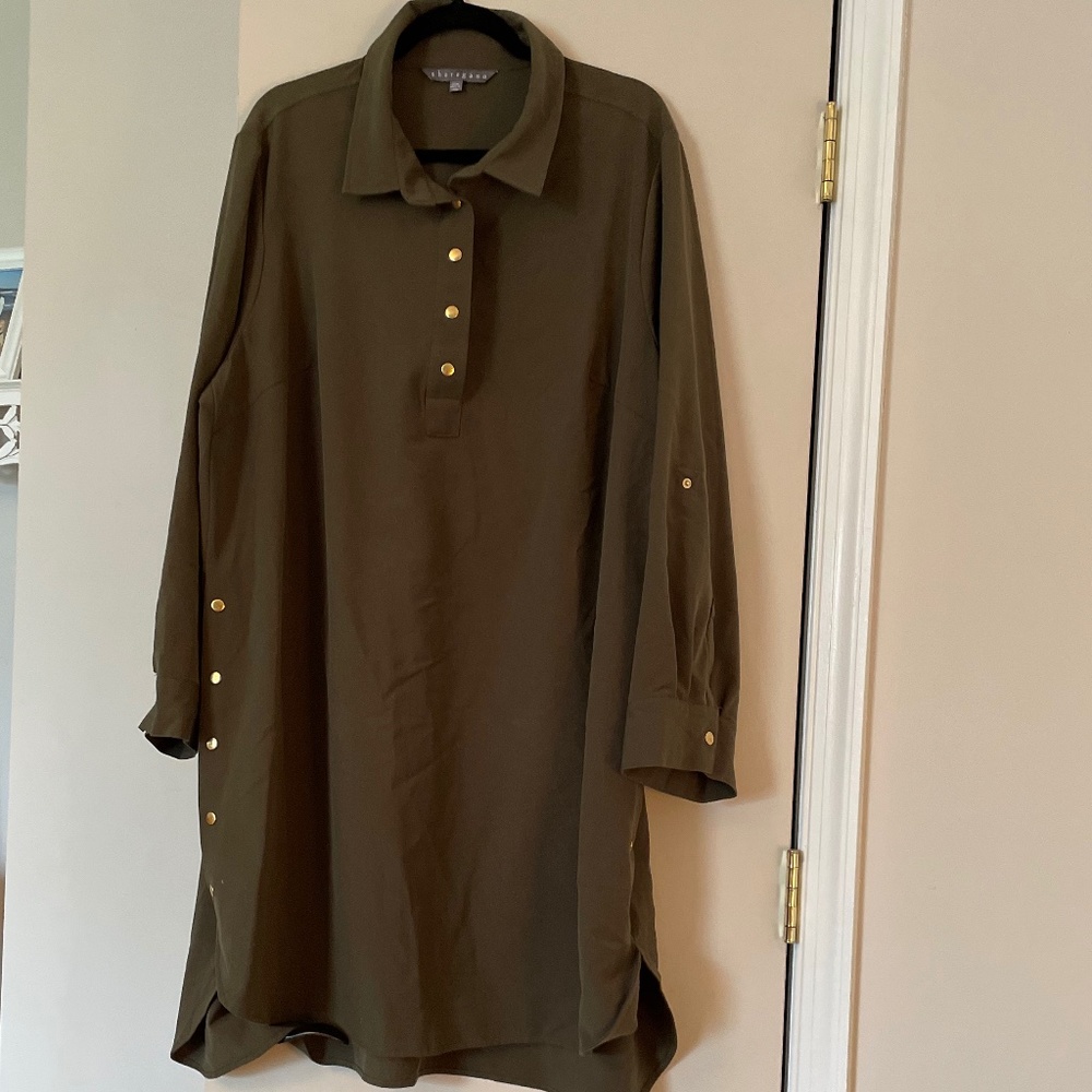 Plus size 2x or 3x casual shirt dress or tunic with gold buttons by Sharagano
